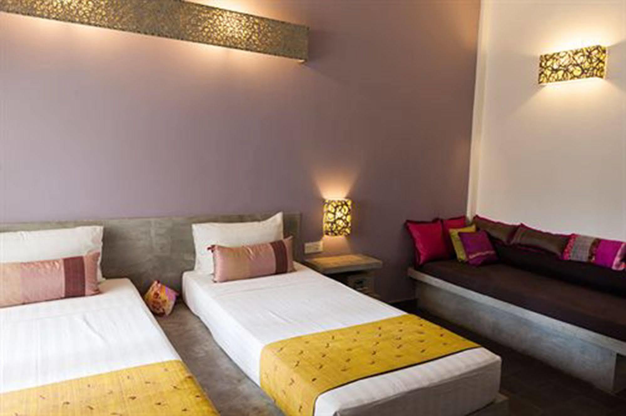 The 252 Hotel Phnom Penh Bagian luar foto