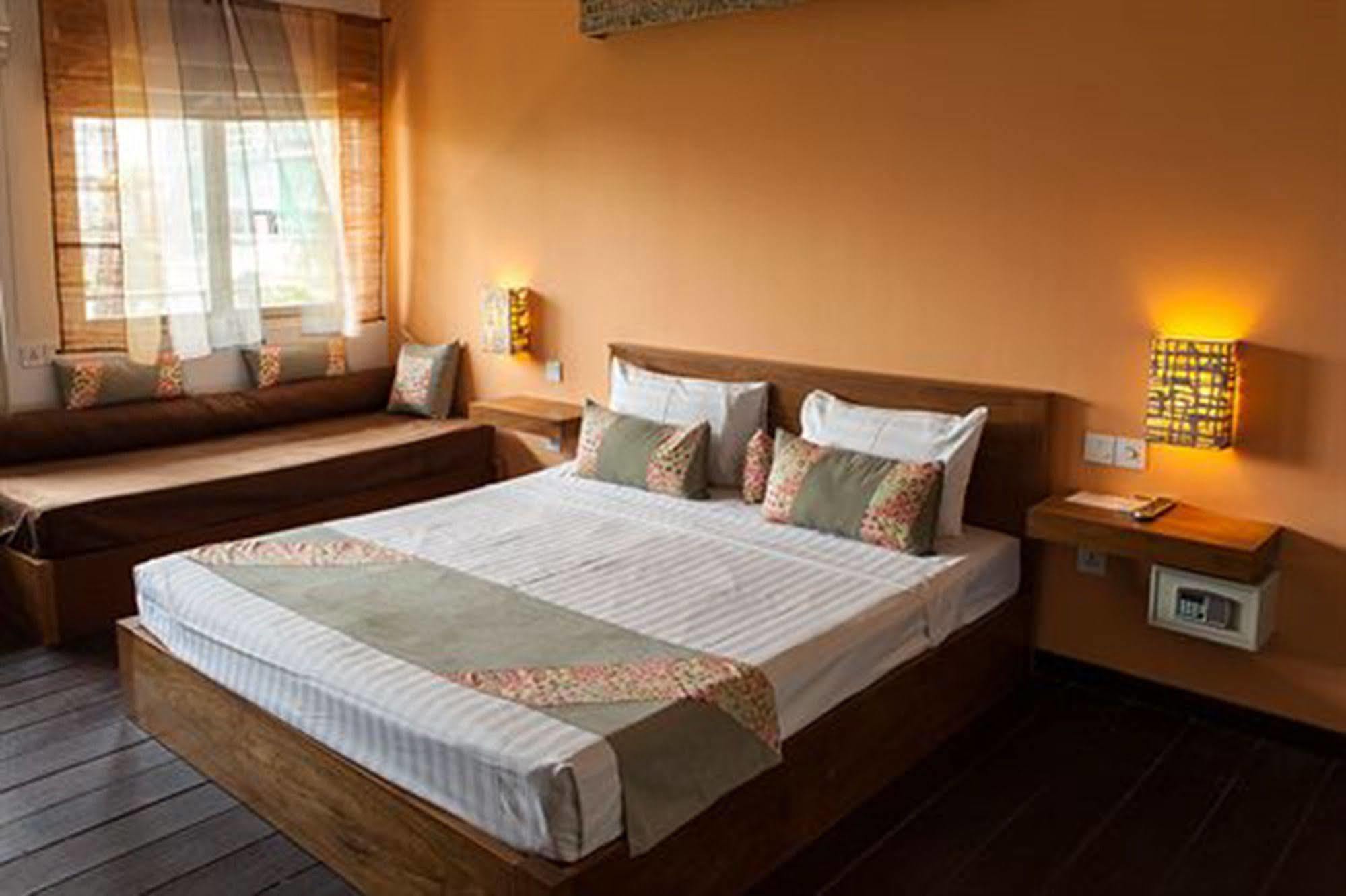 The 252 Hotel Phnom Penh Bagian luar foto