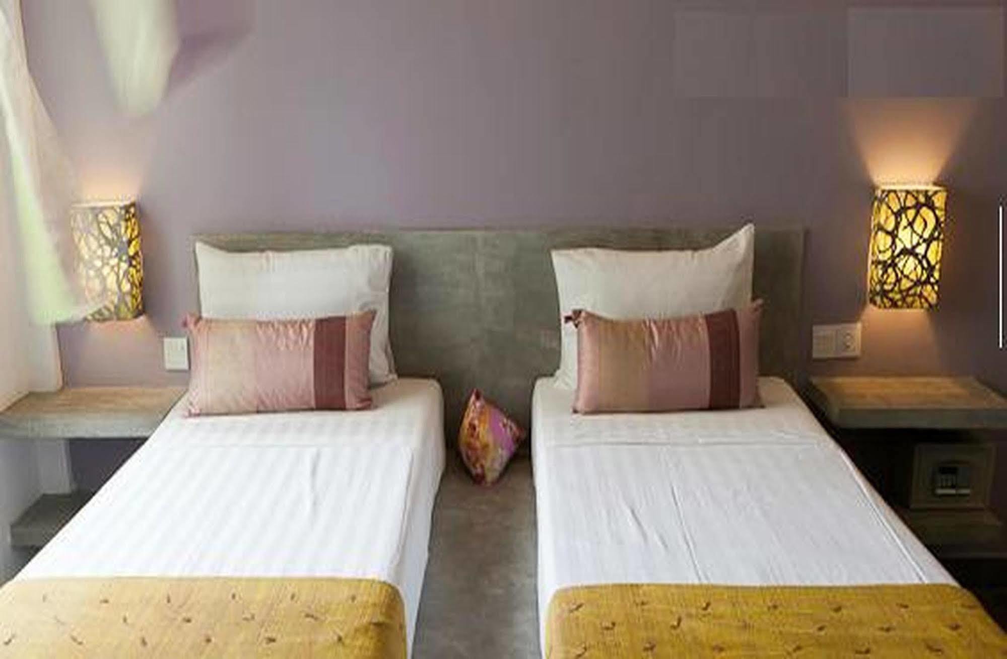 The 252 Hotel Phnom Penh Bagian luar foto