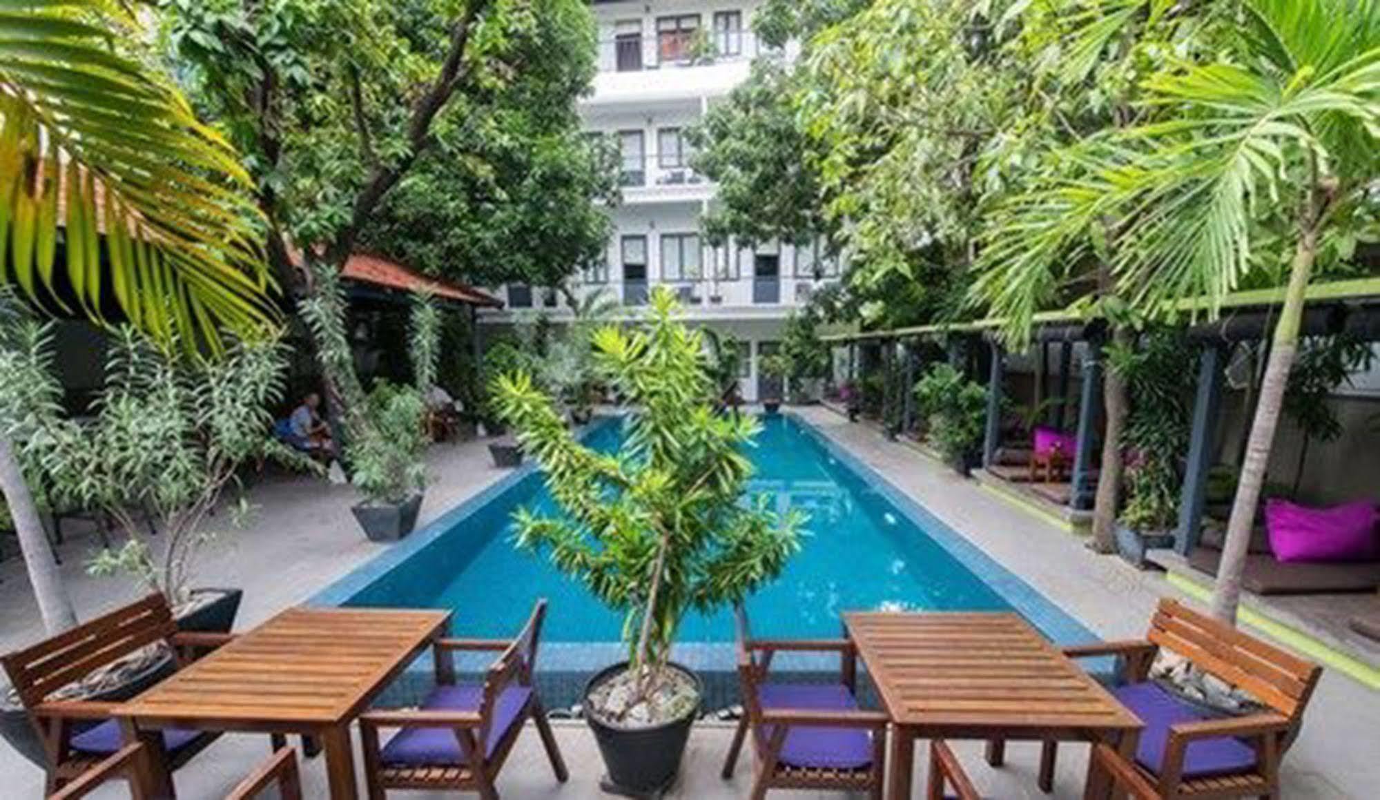 The 252 Hotel Phnom Penh Bagian luar foto